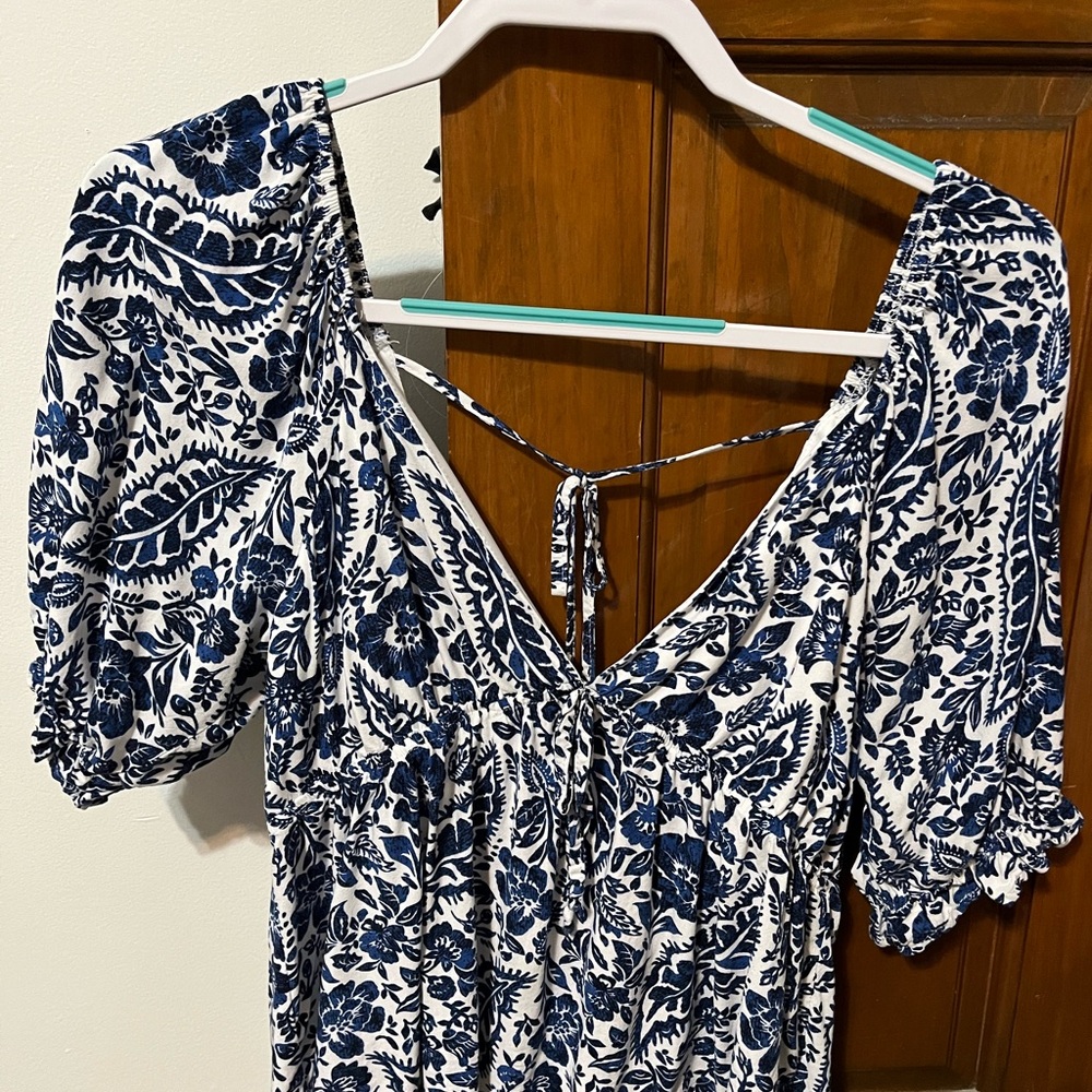 Floral Blue and White Women's Top